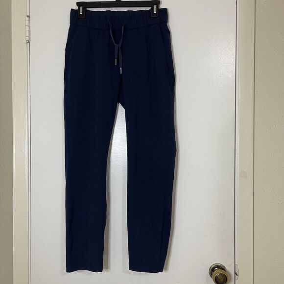LULULEMON navy on the fly drawstring lightweight tapered joggers size US 4 - Picture 1 of 6
